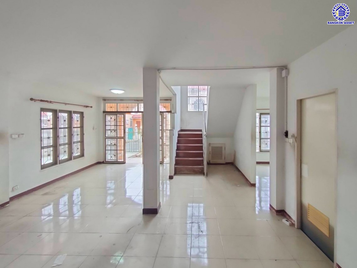 บ้านเดี่ยวมือสองนครปฐม โครงการ กิตติชัย วิลล่า6 บางไผ่-หนองเพรางาม เนื้อที่ 60 ตร.ว. พื้นที่ใช้สอย 180 ตร.ว. ฟังก์ชัน 4 ห้องนอน 2 ห้องน้ำ 1 ที่จอดรถ ทำเลดีเชื่อมต่อ ถนนบางไผ่-หนองเพรางาม, ถนนดาวทอง, ถนนบรมราชชนนี, ถนนพุทธมณฑลสาย4, ถนนศาลาธรรมสพน์ และใกล้มหาวิทยาลัยมหิดล