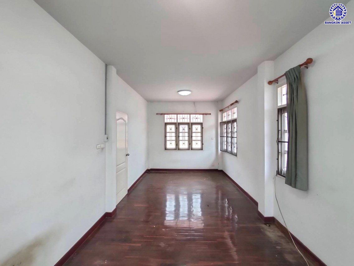 บ้านเดี่ยวมือสองนครปฐม โครงการ กิตติชัย วิลล่า6 บางไผ่-หนองเพรางาม เนื้อที่ 60 ตร.ว. พื้นที่ใช้สอย 180 ตร.ว. ฟังก์ชัน 4 ห้องนอน 2 ห้องน้ำ 1 ที่จอดรถ ทำเลดีเชื่อมต่อ ถนนบางไผ่-หนองเพรางาม, ถนนดาวทอง, ถนนบรมราชชนนี, ถนนพุทธมณฑลสาย4, ถนนศาลาธรรมสพน์ และใกล้มหาวิทยาลัยมหิดล