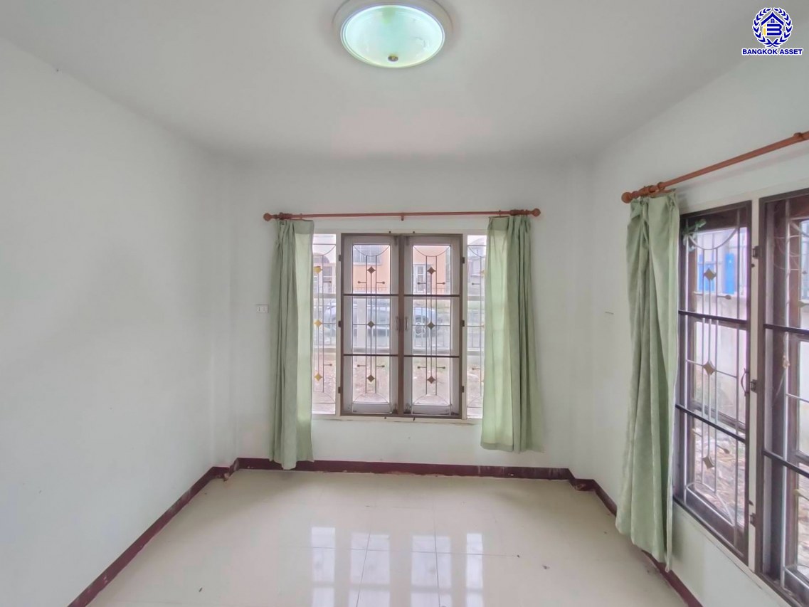 บ้านเดี่ยวมือสองนครปฐม โครงการ กิตติชัย วิลล่า6 บางไผ่-หนองเพรางาม เนื้อที่ 60 ตร.ว. พื้นที่ใช้สอย 180 ตร.ว. ฟังก์ชัน 4 ห้องนอน 2 ห้องน้ำ 1 ที่จอดรถ ทำเลดีเชื่อมต่อ ถนนบางไผ่-หนองเพรางาม, ถนนดาวทอง, ถนนบรมราชชนนี, ถนนพุทธมณฑลสาย4, ถนนศาลาธรรมสพน์ และใกล้มหาวิทยาลัยมหิดล