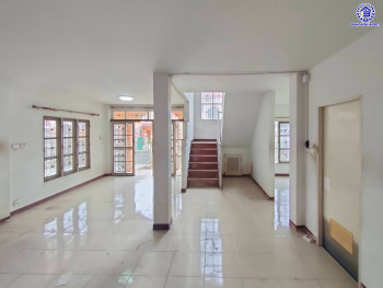 บ้านเดี่ยวมือสองนครปฐม โครงการ กิตติชัย วิลล่า6 บางไผ่-หนองเพรางาม เนื้อที่ 60 ตร.ว. พื้นที่ใช้สอย 180 ตร.ว. ฟังก์ชัน 4 ห้องนอน 2 ห้องน้ำ 1 ที่จอดรถ ทำเลดีเชื่อมต่อ ถนนบางไผ่-หนองเพรางาม, ถนนดาวทอง, ถนนบรมราชชนนี, ถนนพุทธมณฑลสาย4, ถนนศาลาธรรมสพน์ และใกล้มหาวิทยาลัยมหิดล