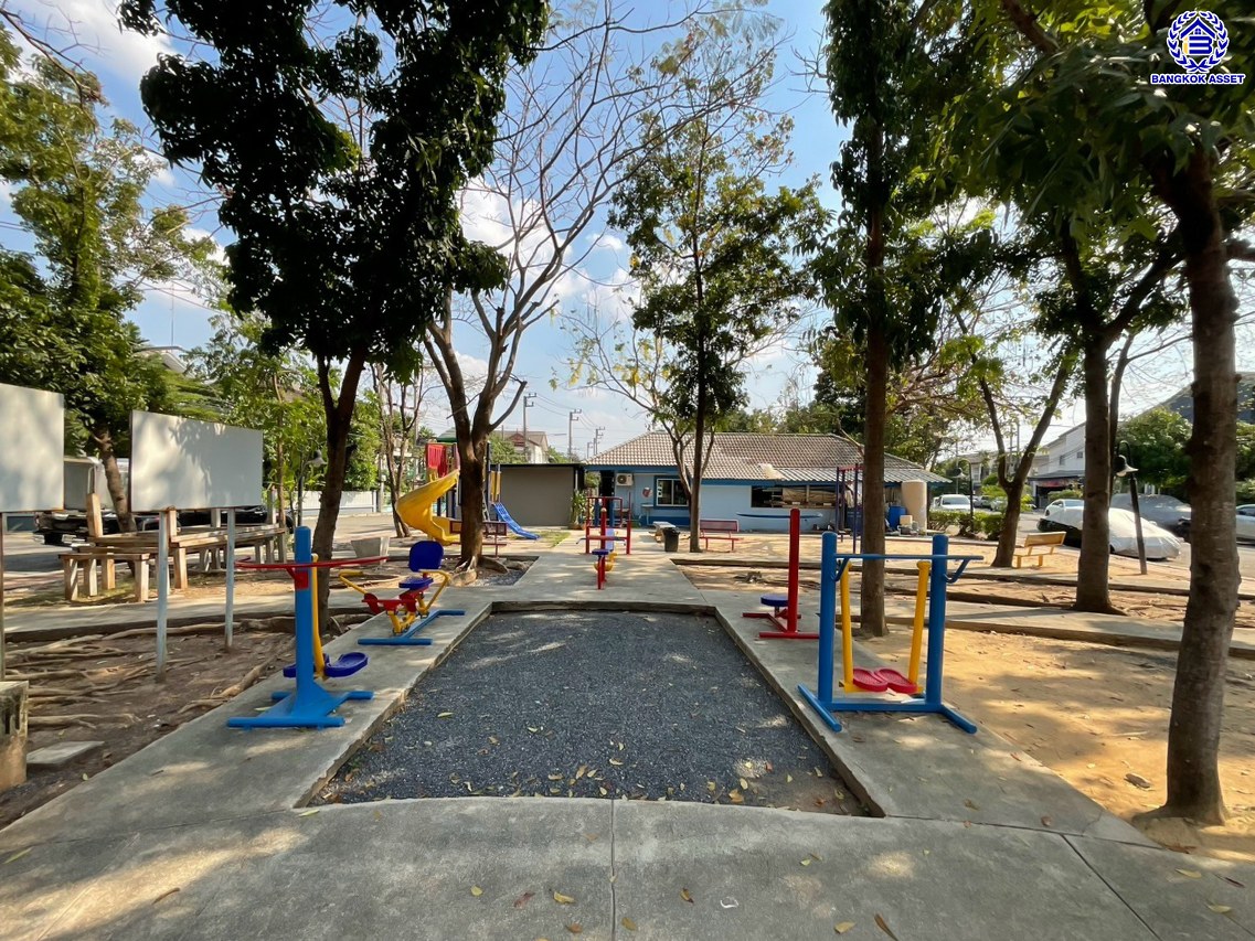 บ้านแฝดมือสองย่านปทุมธานี โครงการ บ้านฟ้าปิยรมย์ ลำลูกกาคลอง6 หลังมุม เนื้อที่ 38 ตร.ว. พื้นที่ใช้สอย 150 ตร.ม. ฟังก์ชัน 3 ห้องนอน 2 ห้องน้ำ ที่จอดรถ 1 คัน แถมฟรี! เครื่องปรับอากาศ บนทำเลแห่งการเดินทาง ใกล้รถไฟฟ้าสายสีเขียว "สถานีคูคต" และใกล้จุดขึ้นมอเตอร์เวย์ "บางปะอิน"