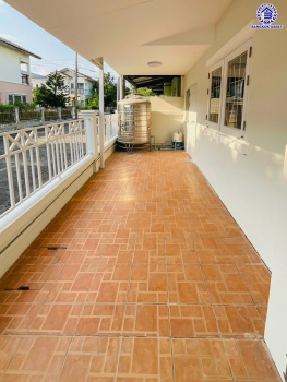 บ้านแฝดมือสองย่านปทุมธานี โครงการ บ้านฟ้าปิยรมย์ ลำลูกกาคลอง6 หลังมุม เนื้อที่ 38 ตร.ว. พื้นที่ใช้สอย 150 ตร.ม. ฟังก์ชัน 3 ห้องนอน 2 ห้องน้ำ ที่จอดรถ 1 คัน แถมฟรี! เครื่องปรับอากาศ บนทำเลแห่งการเดินทาง ใกล้รถไฟฟ้าสายสีเขียว "สถานีคูคต" และใกล้จุดขึ้นมอเตอร์เวย์ "บางปะอิน"