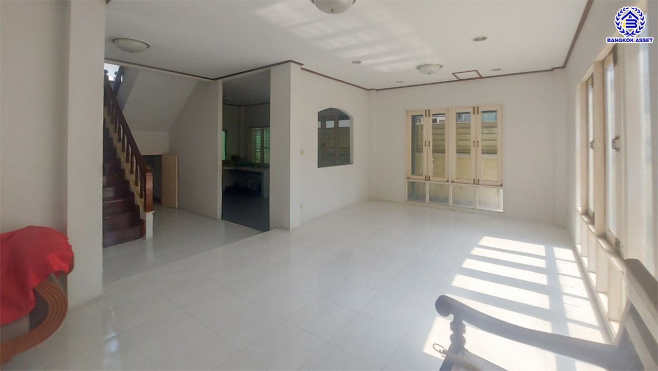 *****บ้านเดี่ยวมือสองนนทบุรี โครงการ ลัดดารมย์ ปิ่นเกล้า หลังริม จากแบรนด์ Q.House บนเนื้อที่ 79.50 ตร.ว. พื้นที่ใช้สอย 200 ตร.ม. ฟังก์ชัน 3 ห้องนอน 3 ห้องน้ำ จอดรถได้ 2 คัน บนทำเลศักยภาพ ติดถนนกาญจนาภิเษก ใกล้ห้างเซ็นทรัล เวสต์เกต, ทางด่วน "กาญจนาภิเษก" และรถไฟฟ้าสายสีม่วง "สถานีตลาดบางใหญ่"