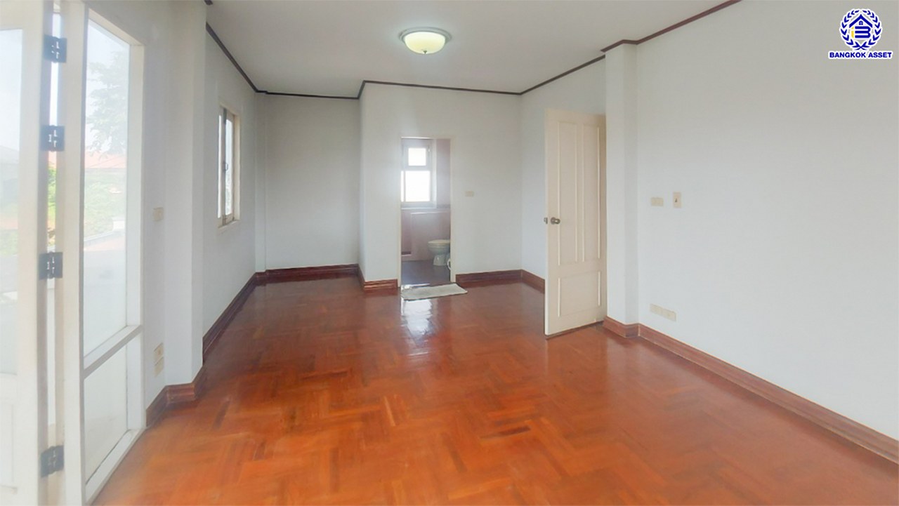 *****บ้านเดี่ยวมือสองนนทบุรี โครงการ ลัดดารมย์ ปิ่นเกล้า หลังริม จากแบรนด์ Q.House บนเนื้อที่ 79.50 ตร.ว. พื้นที่ใช้สอย 200 ตร.ม. ฟังก์ชัน 3 ห้องนอน 3 ห้องน้ำ จอดรถได้ 2 คัน บนทำเลศักยภาพ ติดถนนกาญจนาภิเษก ใกล้ห้างเซ็นทรัล เวสต์เกต, ทางด่วน "กาญจนาภิเษก" และรถไฟฟ้าสายสีม่วง "สถานีตลาดบางใหญ่"