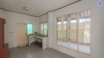 *****บ้านเดี่ยวมือสองนนทบุรี โครงการ ลัดดารมย์ ปิ่นเกล้า หลังริม จากแบรนด์ Q.House บนเนื้อที่ 79.50 ตร.ว. พื้นที่ใช้สอย 200 ตร.ม. ฟังก์ชัน 3 ห้องนอน 3 ห้องน้ำ จอดรถได้ 2 คัน บนทำเลศักยภาพ ติดถนนกาญจนาภิเษก ใกล้ห้างเซ็นทรัล เวสต์เกต, ทางด่วน "กาญจนาภิเษก" และรถไฟฟ้าสายสีม่วง "สถานีตลาดบางใหญ่"