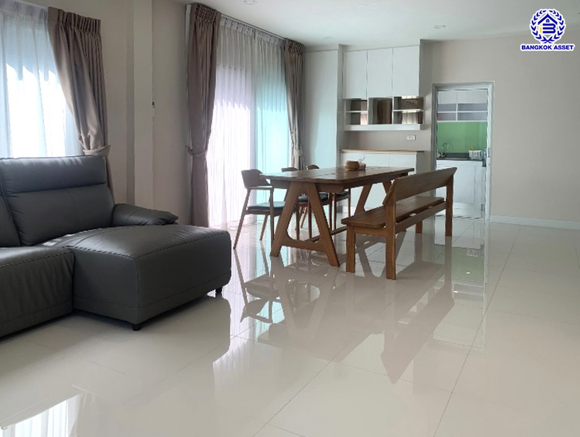 ****บ้านเดี่ยวมือสองนนทบุรี โครงการ เซนโทร ราชพฤกษ์-สวนผัก3 เนื้อที่ 52.60 ตร.ว. พื้นที่ใช้สอย 209 ตร.ม. ฟังก์ชัน 4 ห้องนอน 4 ห้องน้ำ 2 ที่จอดรถ แถมฟรี! เครื่องปรับอากาศ บนทำเลแห่งการเดินทาง เชื่อมต่อ ถนนราชพฤกษ์, ถนนนครอินทร์ ใกล้รถไฟฟ้าสายสีแดง "สถานีบางบำหรุ" และใกล้ทางด่วน "ศรีรัช" จองเลย!