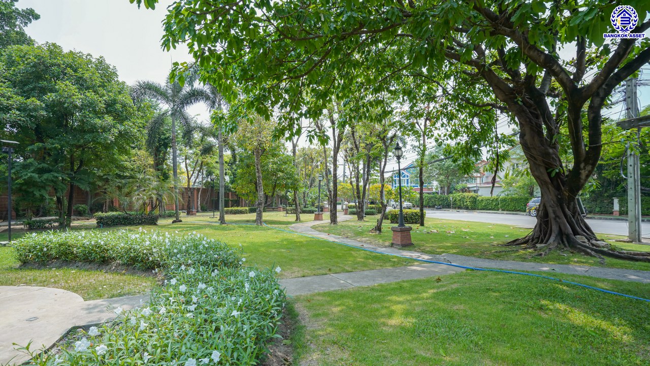 บ้านมือสองตกแต่งใหม่ โครงการ วรารมย์ พหลโยธิน-สายไหม คุณภาพจาก Q.House เนื้อที่กว้าง 63.2 ตร.ว. พื้นที่ใช้สอย 189.51 ตร.ม. ฟังก์ชัน 3 ห้องนอน 3 ห้องน้ำ 2 ที่จอดรถ พื้นที่รอบบ้านกว้าง บนทำเลดี เดินทางสะดวก เชื่อมต่อถนนลำลูกกา, ถนนพหลโยธิน ถนนวิภาวดี-รังสิต, ถนนหทัยราษฏร์ ใกล้รถไฟฟ้าสายสีเขียว "สถานีคูคต" จุดขึ้นทางด่วน "ฉลองรัช" และสนามบินดอนเมือง