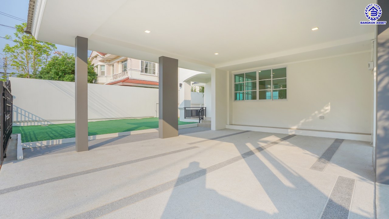 บ้านมือสองตกแต่งใหม่ โครงการ ชัยพฤกษ์ บางบัวทอง เนื้อที่ 85.6 ตร.ว. พื้นที่ใช้สอย 249.47 ตร.ม. ฟังก์ชัน 4 ห้องนอน 4 ห้องน้ำ 1 ห้องอเนกประสงค์ จอดรถได้ 2 คัน พร้อม Facilities โครงการครบครัน ทำเลติดถนนบางกรวย-ไทรน้อย เชื่อมต่อถนนกาญจนาภิเษก ใกล้เซ็นทรัลเวสต์เกต และรถไฟฟ้าสายสีม่วง "สถานีบางพลู"