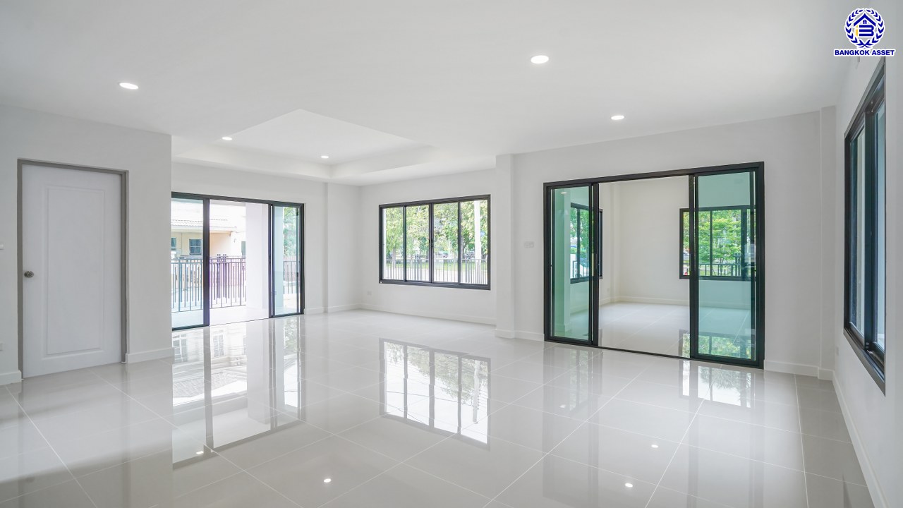 บ้านมือสองตกแต่งใหม่ โครงการ ชัยพฤกษ์ บางบัวทอง เนื้อที่ 84.2 ตร.ว. พื้นที่ใช้สอย 213.93 ตร.ม. ฟังก์ชัน 3 ห้องนอน 3 ห้องน้ำ จอดรถได้ 2 คัน พร้อม Facilities โครงการครบครัน ทำเลติดถนนบางกรวย-ไทรน้อย เชื่อมต่อถนนกาญจนาภิเษก ใกล้เซ็นทรัลเวสต์เกต และรถไฟฟ้าสายสีม่วง "สถานีบางพลู"