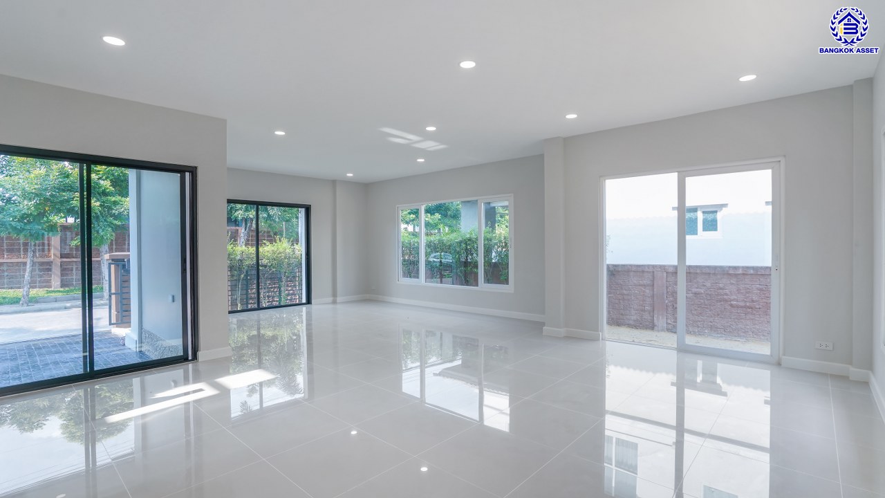 บ้านมือสองตกแต่งใหม่ โครงการ คาซ่าวิลล์ สุขาภิบาล5 เนื้อที่ 52.50 ตร.ว. พื้นที่ใช้สอย 181.47 ตร.ม.  ฟังก์ชัน 3 ห้องนอน 3 ห้องน้ำ 2 ที่จอดรถ บนทำเลเดินทางสะดวก เชื่อมต่อถนนเพิ่มสิน ถนนสุขาภิบาล5 ถนนหทัยราษร์ และจุดขึ้นทางด่วน "รามอินทรา-อาจาณรงค์"