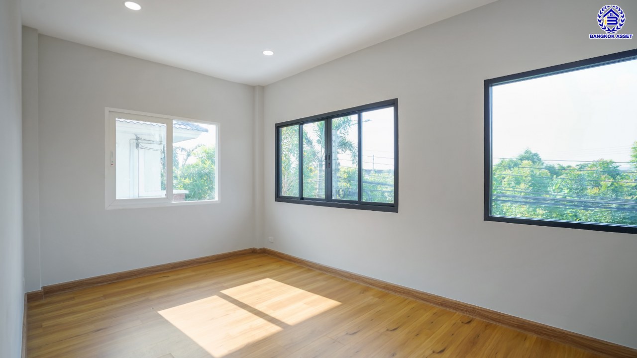 บ้านมือสองตกแต่งใหม่ โครงการ คาซ่าวิลล์ สุขาภิบาล5 เนื้อที่ 52.50 ตร.ว. พื้นที่ใช้สอย 181.47 ตร.ม.  ฟังก์ชัน 3 ห้องนอน 3 ห้องน้ำ 2 ที่จอดรถ บนทำเลเดินทางสะดวก เชื่อมต่อถนนเพิ่มสิน ถนนสุขาภิบาล5 ถนนหทัยราษร์ และจุดขึ้นทางด่วน "รามอินทรา-อาจาณรงค์"