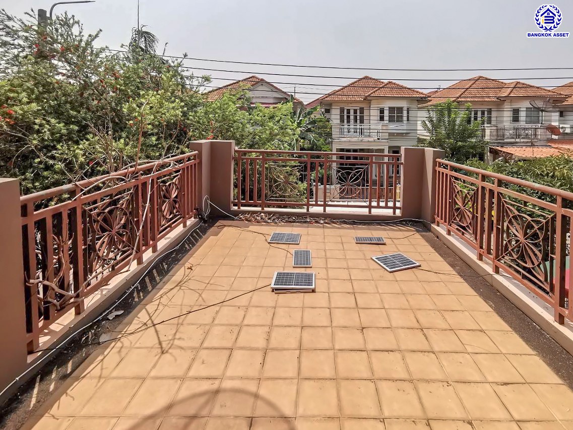 บ้านแฝดมือสองนนทบุรี โครงการ ชวนชื่น ปิ่นเกล้า-วงแหวน เนื้อที่กว้าง 38.50 ตร.ว. พื้นที่ใช้สอย 111 ตร.ม. ฟังก์ชัน 4 ห้องนอน 2 ห้องน้ำ 1 ที่จอดรถ บ้านสภาพดี บนทำเลแห่งการเดินทาง เชื่อมต่อถนนกาญจนาภิเษก, ถนนนครอินทร์, ถนนรัตนาธิเบศร์ ใกล้รถไฟฟ้าสายสีม่วง "สถานีตลาดบางใหญ่" จองเลย!