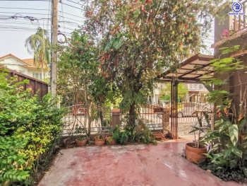 บ้านแฝดมือสองนนทบุรี โครงการ ชวนชื่น ปิ่นเกล้า-วงแหวน เนื้อที่กว้าง 38.50 ตร.ว. พื้นที่ใช้สอย 111 ตร.ม. ฟังก์ชัน 4 ห้องนอน 2 ห้องน้ำ 1 ที่จอดรถ บ้านสภาพดี บนทำเลแห่งการเดินทาง เชื่อมต่อถนนกาญจนาภิเษก, ถนนนครอินทร์, ถนนรัตนาธิเบศร์ ใกล้รถไฟฟ้าสายสีม่วง "สถานีตลาดบางใหญ่" จองเลย!