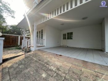 *****บ้านเดี่ยวมือสอง โครงการ วรารมย์ เพชรเกษม81 หลังมุม แบรนด์ Q.House บนเนื้อที่กว้างถึง 63.40 ตร.ว. พื้นที่ใช้สอย 160 ตร.ม. ฟังก์ชัน 3 ห้องนอน 3 ห้องน้ำ จอดรถได้ 2 คัน บนทำเลใกล้ The Mall บางแค และเชื่อมต่อ ถนนกาญจนาฯ ถนนบางบอน และถนนพุทธมณฑลสาย4