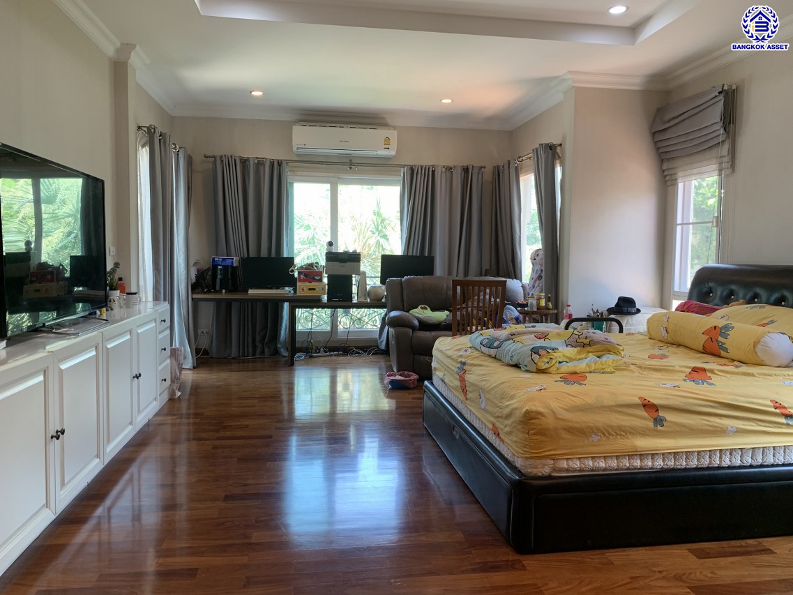 *****บ้านเดี่ยวมือสอง โครงการ ลัดดารมย์ อิลิแกนซ์ วงแหวน-สาทร หลังริม เนื้อที่ 100.60 ตร.ว. พื้นที่ใช้สอย 329 ตร.ม. ฟังก์ชัน 4 ห้องนอน 4 ห้องน้ำ 2 ที่จอดรถ แถมฟรี เครื่องปรับอากาศ เครื่องทำน้ำอุ่น บ้านพร้อมอยู่ โครงการบนทำเลเดินทางสะดวก เชื่อมต่อถนนกาญจนาภิเษก ถนนเพชรเกษม ใกล้รถไฟฟ้าสายสีน้ำเงิน "สถานีหลักสอง" และ ใกล้เดอะมอลล์ไลฟ์สโตร์ บางแค