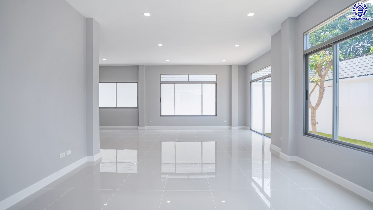 บ้านมือสองตกแต่งใหม่ จาก Property Perfect โครงการ เพอร์เฟคเพลส ราชพฤกษ์ รองรับทุกการใช้งาน บนเนื้อที่ 79.8 ตร.ว. พื้นที่ใช้สอย 281.29 ตร.ม. พร้อมฟังก์ชัน 3 ห้องนอน 3 ห้องน้ำ จอดรถได้ 2 คัน บ้านคุณภาพดี บนทำเลติดถนนราชพฤกษ์ เชื่อมต่อถนนรัตนาธิเบศร์ ใกล้รถไฟฟ้าสายสีม่วง "สถานีบางรักน้อยท่าอิฐ" จุดขึ้นทางด่วน "กาญจนาภิเษก" และเซ็นทรัล เวสต์วิลล์...