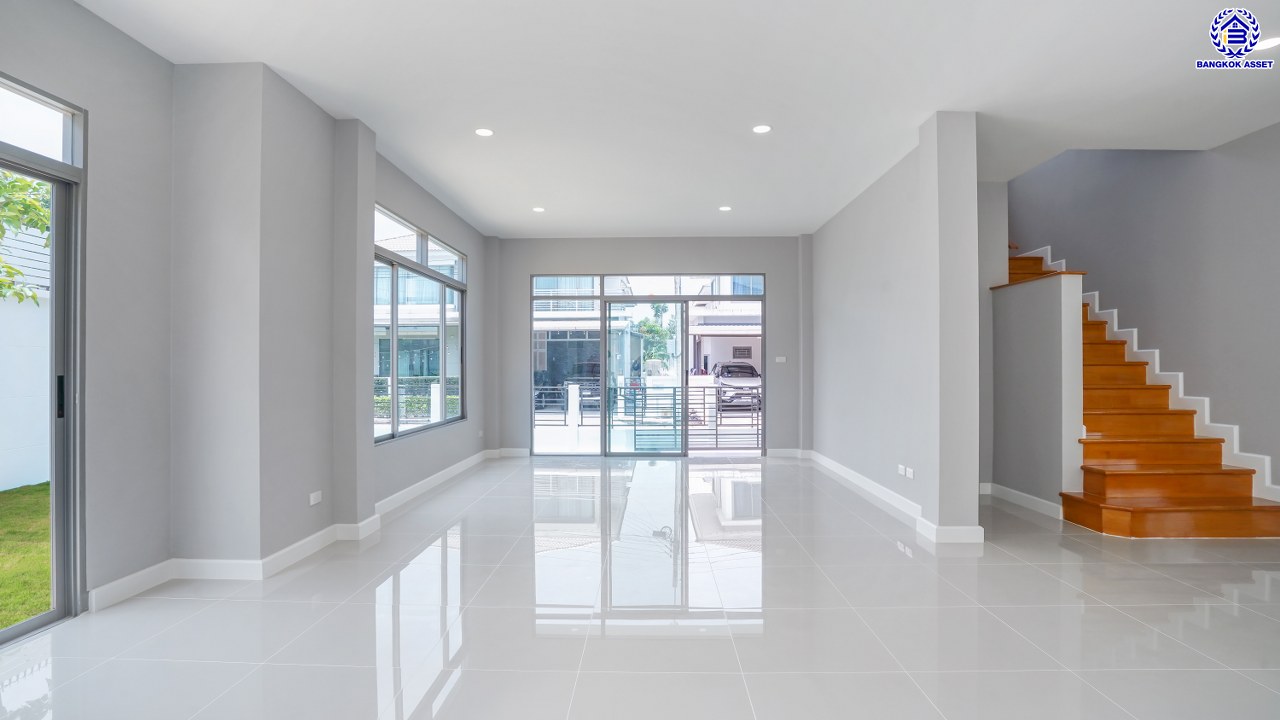 บ้านมือสองตกแต่งใหม่ จาก Property Perfect โครงการ เพอร์เฟคเพลส ราชพฤกษ์ รองรับทุกการใช้งาน บนเนื้อที่ 79.8 ตร.ว. พื้นที่ใช้สอย 281.29 ตร.ม. พร้อมฟังก์ชัน 3 ห้องนอน 3 ห้องน้ำ จอดรถได้ 2 คัน บ้านคุณภาพดี บนทำเลติดถนนราชพฤกษ์ เชื่อมต่อถนนรัตนาธิเบศร์ ใกล้รถไฟฟ้าสายสีม่วง "สถานีบางรักน้อยท่าอิฐ" จุดขึ้นทางด่วน "กาญจนาภิเษก" และเซ็นทรัล เวสต์วิลล์...