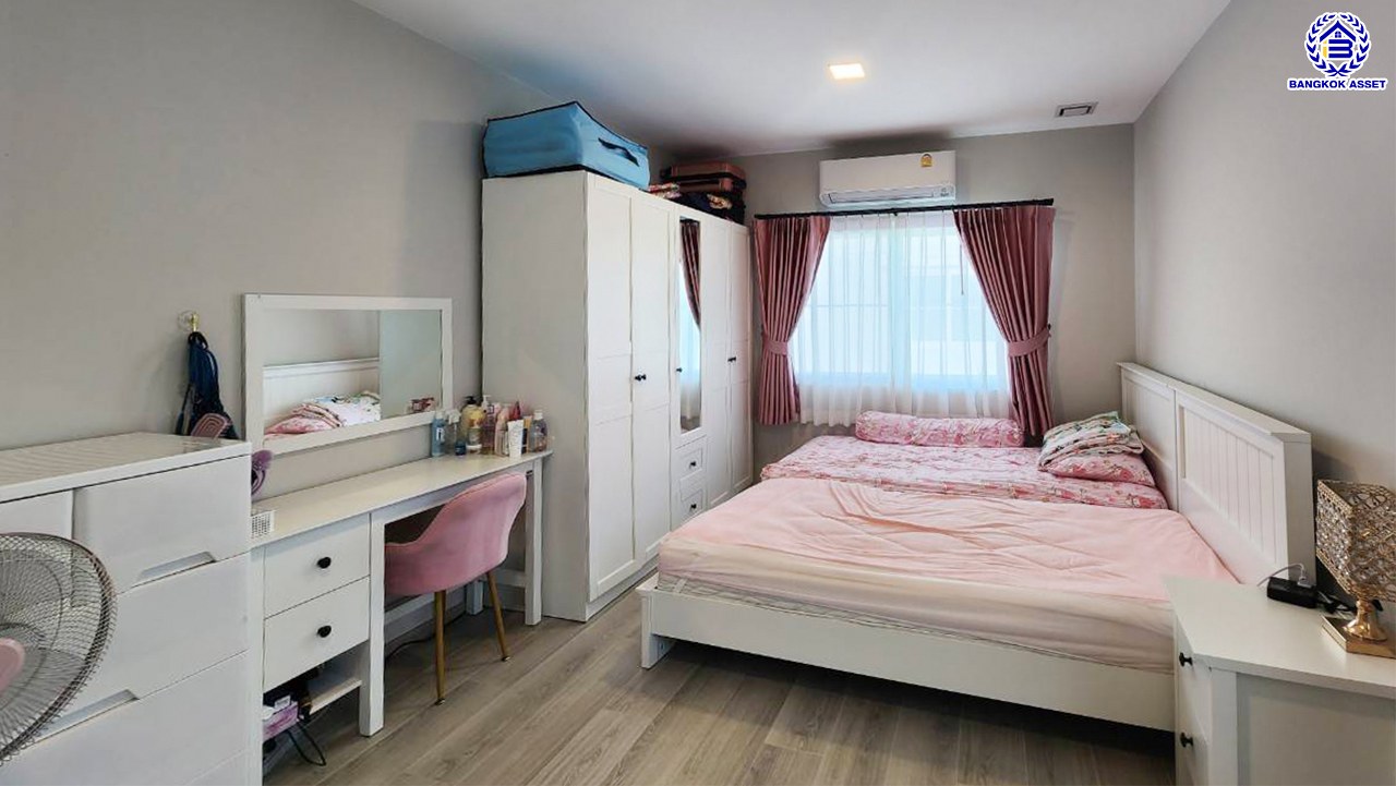 *****บ้านแฝดมือสองนนทบุรี โครงการ อัญญา ราชพฤกษ์-นครอินทร์ เนื้อที่ 48 ตร.ว. พื้นที่ใช้สอย 146 ตร.ม. ฟังก์ชัน 3 ห้องนอน 2 ห้องน้ำ 2 ที่จอดรถ พร้อมเข้าอยู่ บนทำเลเดินทางสะดวก เชื่อมต่อถนนกาญจนาภิเษก ถนนรัตนาธิเบศร์ ถนนนครอินทร์ ใกล้รถไฟฟ้าสายสีม่วง "สถานีบางพลู"