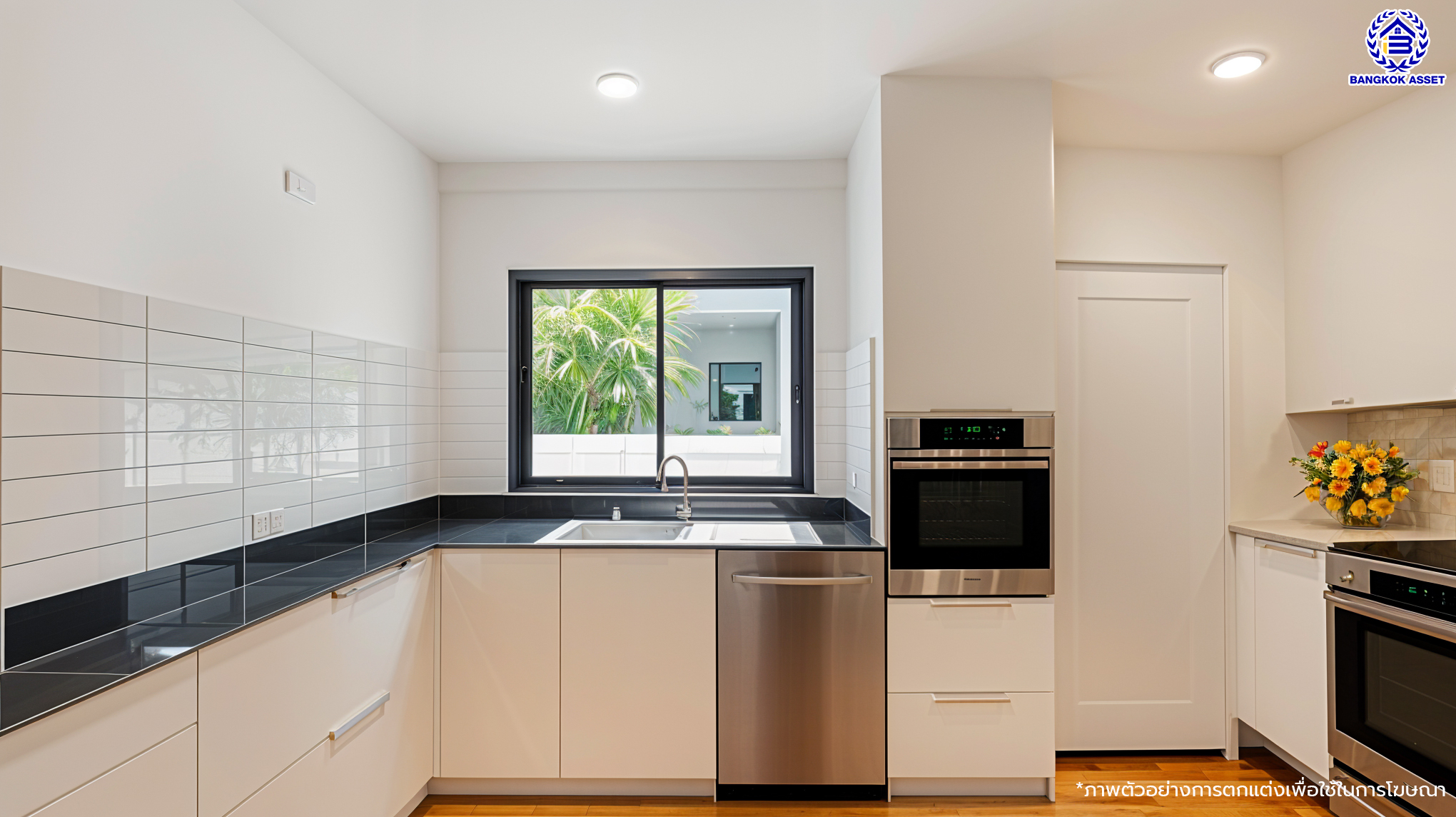 บ้านมือสองตกแต่งใหม่ โครงการ ลัดดารมย์ เพชรเกษม69 บนเนื้อที่ 106.4 ตร.ว. พื้นที่ใช้สอย 264.3 ตร.ม. ฟังก์ชันจัดเต็ม 3 ห้องนอน 3 ห้องน้ำ 1 ห้องอเนกประสงค์ จอดรถได้ 2 คัน บนทำเลศักยภาพ เชื่อมต่อหลายเส้นทาง ใกล้เดอะมอลล์บางแค จุดขึ้นทางด่วน "กาญจนาภิเษก" และรถไฟฟ้าสายสีน้ำเงิน "สถานีหลักสอง"