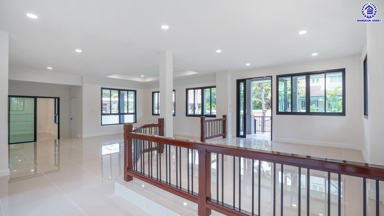 บ้านมือสองตกแต่งใหม่ โครงการ ลัดดารมย์ เพชรเกษม69 บนเนื้อที่ 106.4 ตร.ว. พื้นที่ใช้สอย 264.3 ตร.ม. ฟังก์ชันจัดเต็ม 3 ห้องนอน 3 ห้องน้ำ 1 ห้องอเนกประสงค์ จอดรถได้ 2 คัน บนทำเลศักยภาพ เชื่อมต่อหลายเส้นทาง ใกล้เดอะมอลล์บางแค จุดขึ้นทางด่วน "กาญจนาภิเษก" และรถไฟฟ้าสายสีน้ำเงิน "สถานีหลักสอง"