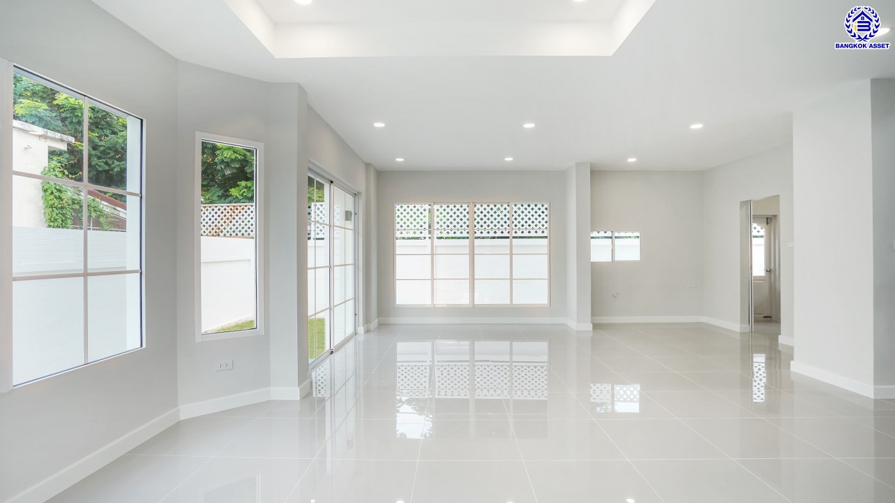 บ้านมือสองตกแต่งใหม่ โครงการ ชัยพฤกษ์ บางบัวทอง เนื้อที่ 82 ตร.ว. พื้นที่ใช้สอย 224.64 ตร.ม. ฟังก์ชัน 3 ห้องนอน 3 ห้องน้ำ จอดรถได้ 2 คัน พร้อม Facilities โครงการครบครัน ทำเลติดถนนบางกรวย-ไทรน้อย เชื่อมต่อถนนกาญจนาภิเษก ใกล้เซ็นทรัลเวสต์เกต และรถไฟฟ้าสายสีม่วง "สถานีบางพลู"