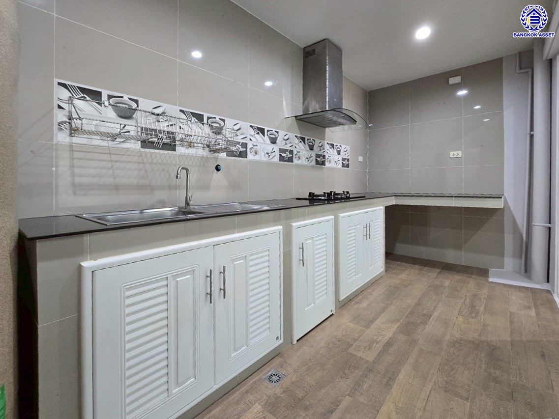 *****ทาวน์เฮ้าส์มือสองย่านปทุมธานี โครงการ ศุภาลัย เบลล่า กรุงเทพ-ปทุมธานี เนื้อที่ 19.40 ตร.ว. พื้นที่ใช้สอย 92 ตร.ม. ฟังก์ชัน 3 ห้องนอน 2 ห้องน้ำ 2 ที่จอดรถ เดินทางสะดวกเชื่อมต่อ ถนนกรุงเทพฯ-ปทุมธานี, ถนนกาญจนาภิเษก