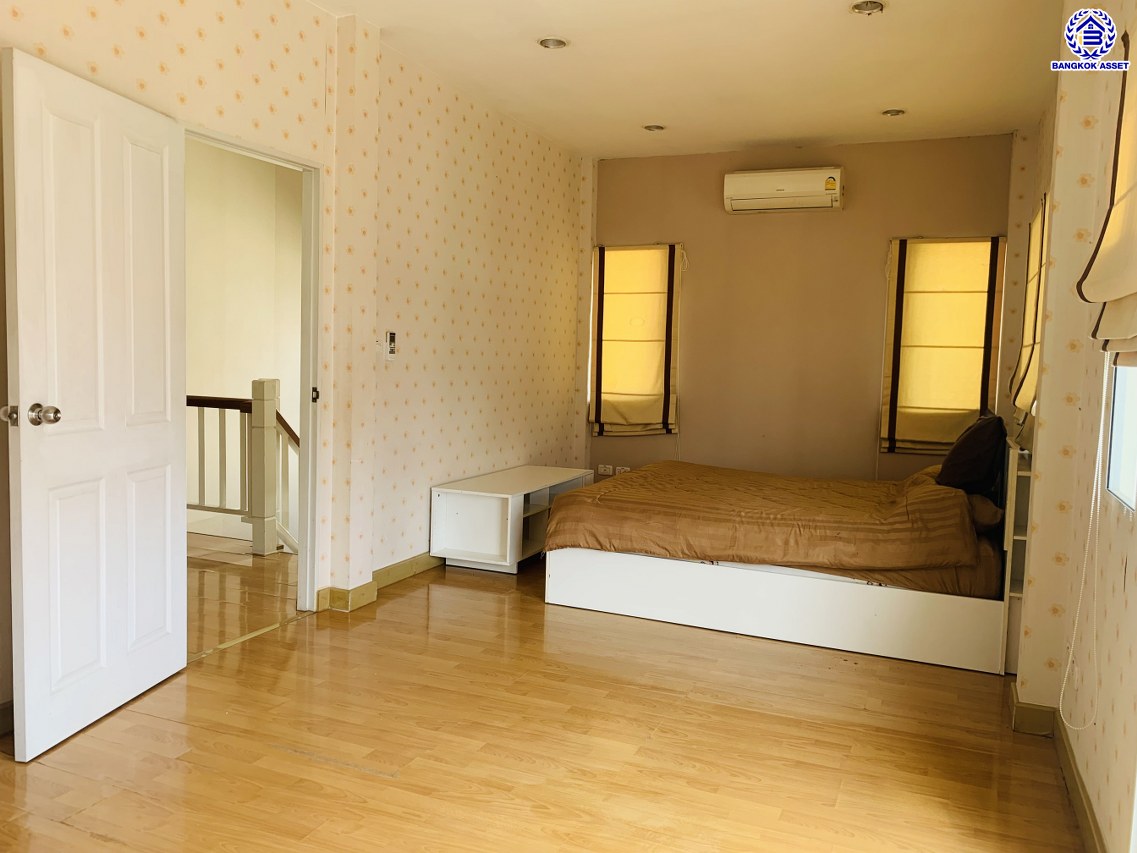 *****บ้านแฝดมือสองนนทบุรี โครงการ เพอร์เฟคพาร์ค พระราม5-บางใหญ่ เนื้อที่กว้าง 35.80 ตร.ว. พื้นที่ใช้สอย 130 ตร.ม. ฟังก์ชัน 3 ห้องนอน 2 ห้องน้ำ 1 ที่จอดรถ บ้านสภาพสวย พร้อมเข้าอยู่ บนทำเลเชื่อมต่อ ถนนกาญจนาภิเษก ใกล้รถไฟฟ้าสายสีม่วง "สถานีตลาดบางใหญ่" เพียง 15 นาที และยังใกล้ทางด่วน "ศรีรัช"...