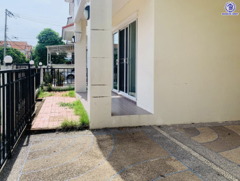 *****บ้านแฝดมือสองนนทบุรี โครงการ เพอร์เฟคพาร์ค พระราม5-บางใหญ่ เนื้อที่กว้าง 35.80 ตร.ว. พื้นที่ใช้สอย 130 ตร.ม. ฟังก์ชัน 3 ห้องนอน 2 ห้องน้ำ 1 ที่จอดรถ บ้านสภาพสวย พร้อมเข้าอยู่ บนทำเลเชื่อมต่อ ถนนกาญจนาภิเษก ใกล้รถไฟฟ้าสายสีม่วง "สถานีตลาดบางใหญ่" เพียง 15 นาที และยังใกล้ทางด่วน "ศรีรัช"...