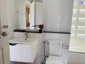 *****บ้านแฝดมือสองนนทบุรี โครงการ เพอร์เฟคพาร์ค พระราม5-บางใหญ่ เนื้อที่กว้าง 35.80 ตร.ว. พื้นที่ใช้สอย 130 ตร.ม. ฟังก์ชัน 3 ห้องนอน 2 ห้องน้ำ 1 ที่จอดรถ บ้านสภาพสวย พร้อมเข้าอยู่ บนทำเลเชื่อมต่อ ถนนกาญจนาภิเษก ใกล้รถไฟฟ้าสายสีม่วง "สถานีตลาดบางใหญ่" เพียง 15 นาที และยังใกล้ทางด่วน "ศรีรัช"...