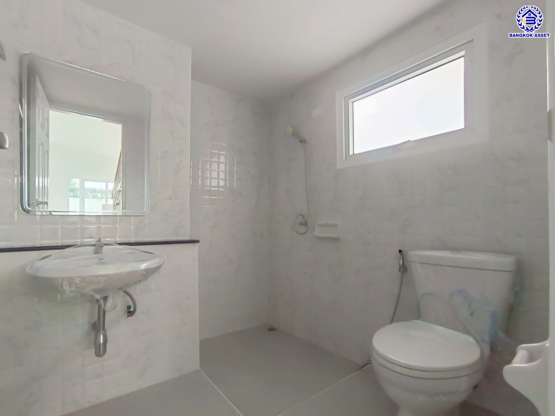 *****บ้านเดี่ยวมือสองนนทบุรี โครงการ เพอร์เฟคเพลส ราชพฤกษ์ หลังมุม บนเนื้อที่ 55.20 ตร.ว. พื้นที่ใช้สอย 166 ตร.ม. พร้อมฟังก์ชัน 3 ห้องนอน 3 ห้องน้ำ จอดรถได้ 2 คัน บ้านคุณภาพดี บนทำเลติดถนนราชพฤกษ์ เชื่อมต่อถนนรัตนาธิเบศร์ ใกล้รถไฟฟ้าสายสีม่วง "สถานีบางรักน้อยท่าอิฐ" จุดขึ้นทางด่วน "กาญจนาภิเษก" และเซ็นทรัล เวสต์วิลล์