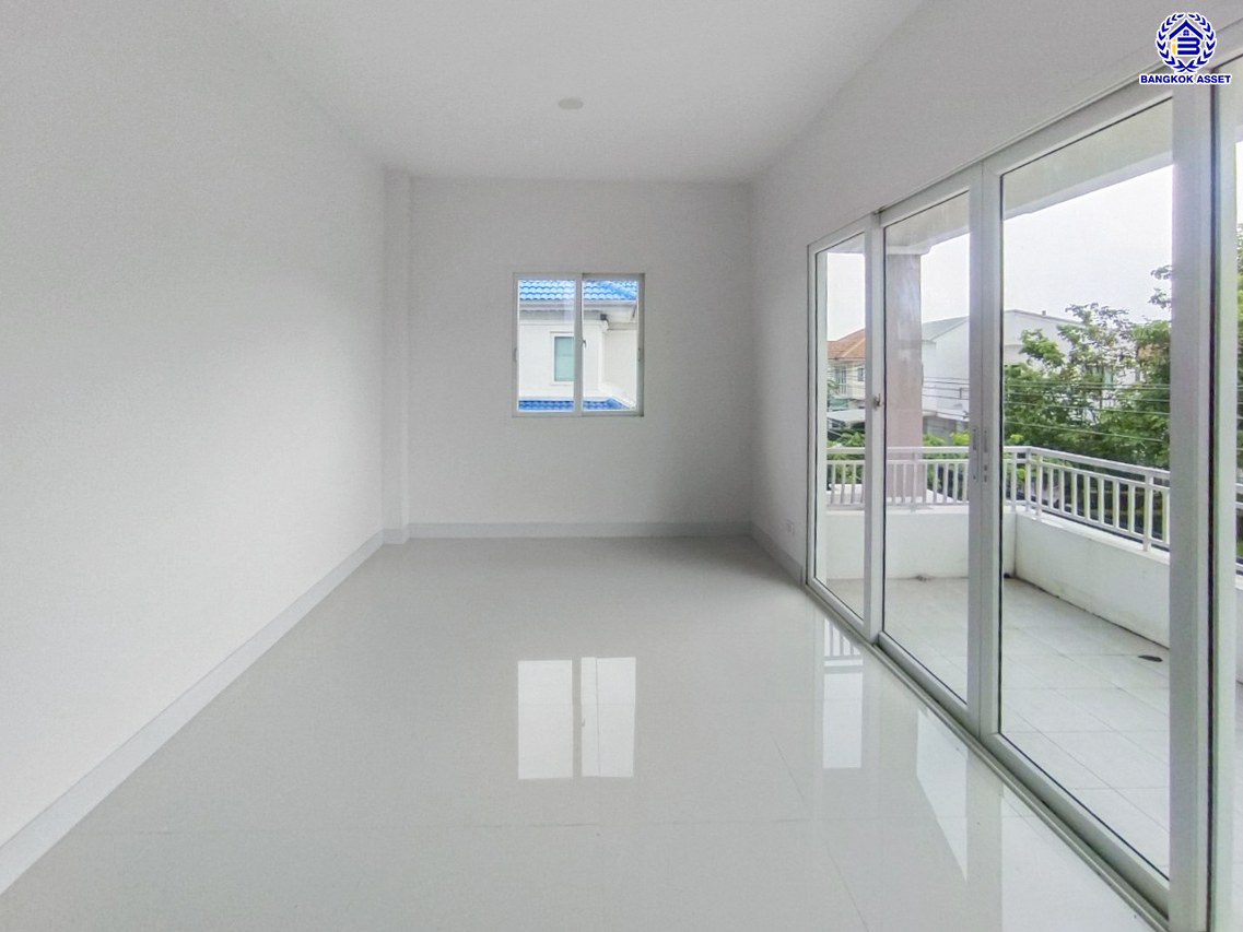 *****บ้านเดี่ยวมือสองนนทบุรี โครงการ เพอร์เฟคเพลส ราชพฤกษ์ หลังมุม บนเนื้อที่ 55.20 ตร.ว. พื้นที่ใช้สอย 166 ตร.ม. พร้อมฟังก์ชัน 3 ห้องนอน 3 ห้องน้ำ จอดรถได้ 2 คัน บ้านคุณภาพดี บนทำเลติดถนนราชพฤกษ์ เชื่อมต่อถนนรัตนาธิเบศร์ ใกล้รถไฟฟ้าสายสีม่วง "สถานีบางรักน้อยท่าอิฐ" จุดขึ้นทางด่วน "กาญจนาภิเษก" และเซ็นทรัล เวสต์วิลล์