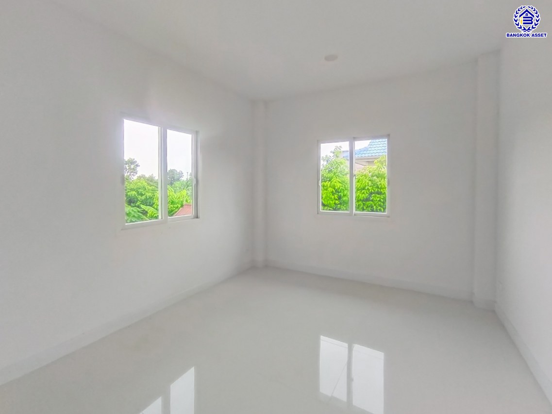 *****บ้านเดี่ยวมือสองนนทบุรี โครงการ เพอร์เฟคเพลส ราชพฤกษ์ หลังมุม บนเนื้อที่ 55.20 ตร.ว. พื้นที่ใช้สอย 166 ตร.ม. พร้อมฟังก์ชัน 3 ห้องนอน 3 ห้องน้ำ จอดรถได้ 2 คัน บ้านคุณภาพดี บนทำเลติดถนนราชพฤกษ์ เชื่อมต่อถนนรัตนาธิเบศร์ ใกล้รถไฟฟ้าสายสีม่วง "สถานีบางรักน้อยท่าอิฐ" จุดขึ้นทางด่วน "กาญจนาภิเษก" และเซ็นทรัล เวสต์วิลล์