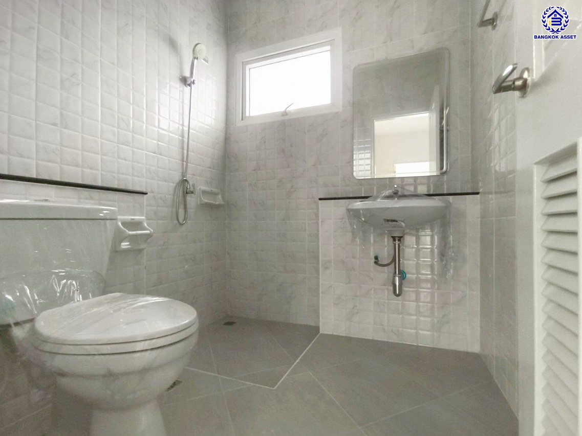 *****บ้านเดี่ยวมือสองนนทบุรี โครงการ เพอร์เฟคเพลส ราชพฤกษ์ หลังมุม บนเนื้อที่ 55.20 ตร.ว. พื้นที่ใช้สอย 166 ตร.ม. พร้อมฟังก์ชัน 3 ห้องนอน 3 ห้องน้ำ จอดรถได้ 2 คัน บ้านคุณภาพดี บนทำเลติดถนนราชพฤกษ์ เชื่อมต่อถนนรัตนาธิเบศร์ ใกล้รถไฟฟ้าสายสีม่วง "สถานีบางรักน้อยท่าอิฐ" จุดขึ้นทางด่วน "กาญจนาภิเษก" และเซ็นทรัล เวสต์วิลล์