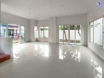 *****บ้านเดี่ยวมือสองนนทบุรี โครงการ เพอร์เฟคเพลส ราชพฤกษ์ หลังมุม บนเนื้อที่ 55.20 ตร.ว. พื้นที่ใช้สอย 166 ตร.ม. พร้อมฟังก์ชัน 3 ห้องนอน 3 ห้องน้ำ จอดรถได้ 2 คัน บ้านคุณภาพดี บนทำเลติดถนนราชพฤกษ์ เชื่อมต่อถนนรัตนาธิเบศร์ ใกล้รถไฟฟ้าสายสีม่วง "สถานีบางรักน้อยท่าอิฐ" จุดขึ้นทางด่วน "กาญจนาภิเษก" และเซ็นทรัล เวสต์วิลล์