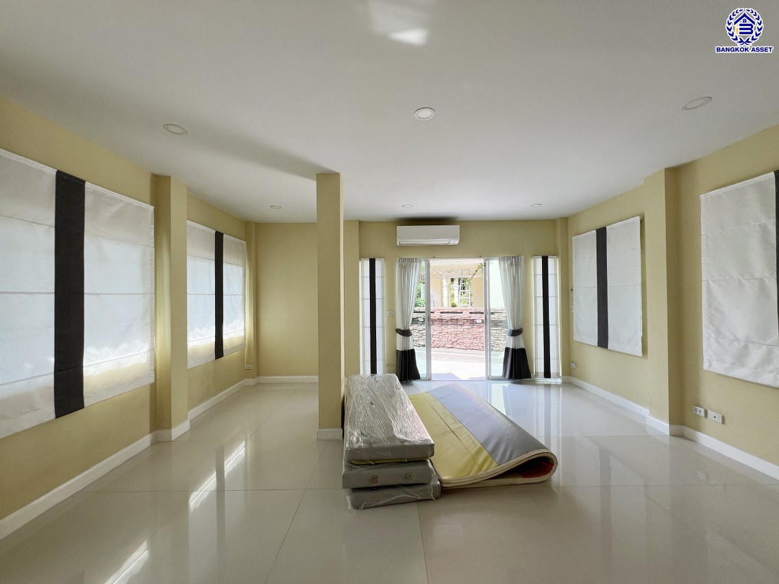 *****บ้านเดี่ยวมือสองนนทบุรี โครงการ มณีรินทร์พาร์ค รัตนาธิเบศร์-ท่าอิฐ  เนื้อที่ 81.30 ตร.ว. พื้นที่ใช้สอย 186 ตร.ม. ฟังก์ชัน 3 ห้องนอน 3 ห้องน้ำ 2 ที่จอดรถ บ้านสภาพดีเยี่ยม บนทำเลเดินทางสะดวก เชื่อมต่อถนนราชพฤกษ์ ถนนงามวงศ์วาน ถนนติวานนท์ ใกล้รถไฟฟ้าสายสีม่วง "สถานีไทรม้า" และจุดขึ้นทางด่วน "งามวงศ์วาน"