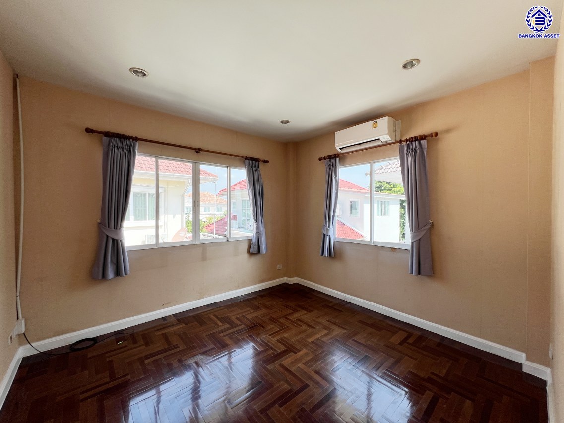 *****บ้านเดี่ยวมือสองนนทบุรี โครงการ มณีรินทร์พาร์ค รัตนาธิเบศร์-ท่าอิฐ  เนื้อที่ 81.30 ตร.ว. พื้นที่ใช้สอย 186 ตร.ม. ฟังก์ชัน 3 ห้องนอน 3 ห้องน้ำ 2 ที่จอดรถ บ้านสภาพดีเยี่ยม บนทำเลเดินทางสะดวก เชื่อมต่อถนนราชพฤกษ์ ถนนงามวงศ์วาน ถนนติวานนท์ ใกล้รถไฟฟ้าสายสีม่วง "สถานีไทรม้า" และจุดขึ้นทางด่วน "งามวงศ์วาน"