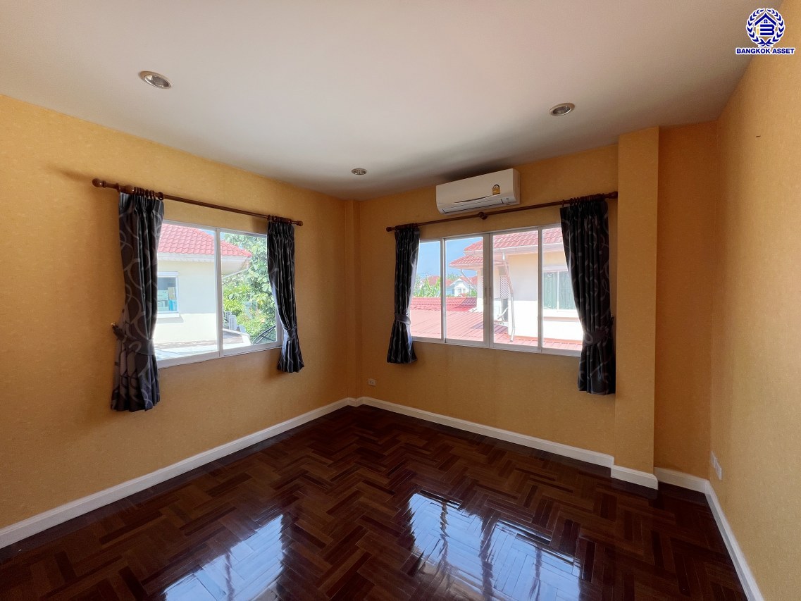 *****บ้านเดี่ยวมือสองนนทบุรี โครงการ มณีรินทร์พาร์ค รัตนาธิเบศร์-ท่าอิฐ  เนื้อที่ 81.30 ตร.ว. พื้นที่ใช้สอย 186 ตร.ม. ฟังก์ชัน 3 ห้องนอน 3 ห้องน้ำ 2 ที่จอดรถ บ้านสภาพดีเยี่ยม บนทำเลเดินทางสะดวก เชื่อมต่อถนนราชพฤกษ์ ถนนงามวงศ์วาน ถนนติวานนท์ ใกล้รถไฟฟ้าสายสีม่วง "สถานีไทรม้า" และจุดขึ้นทางด่วน "งามวงศ์วาน"