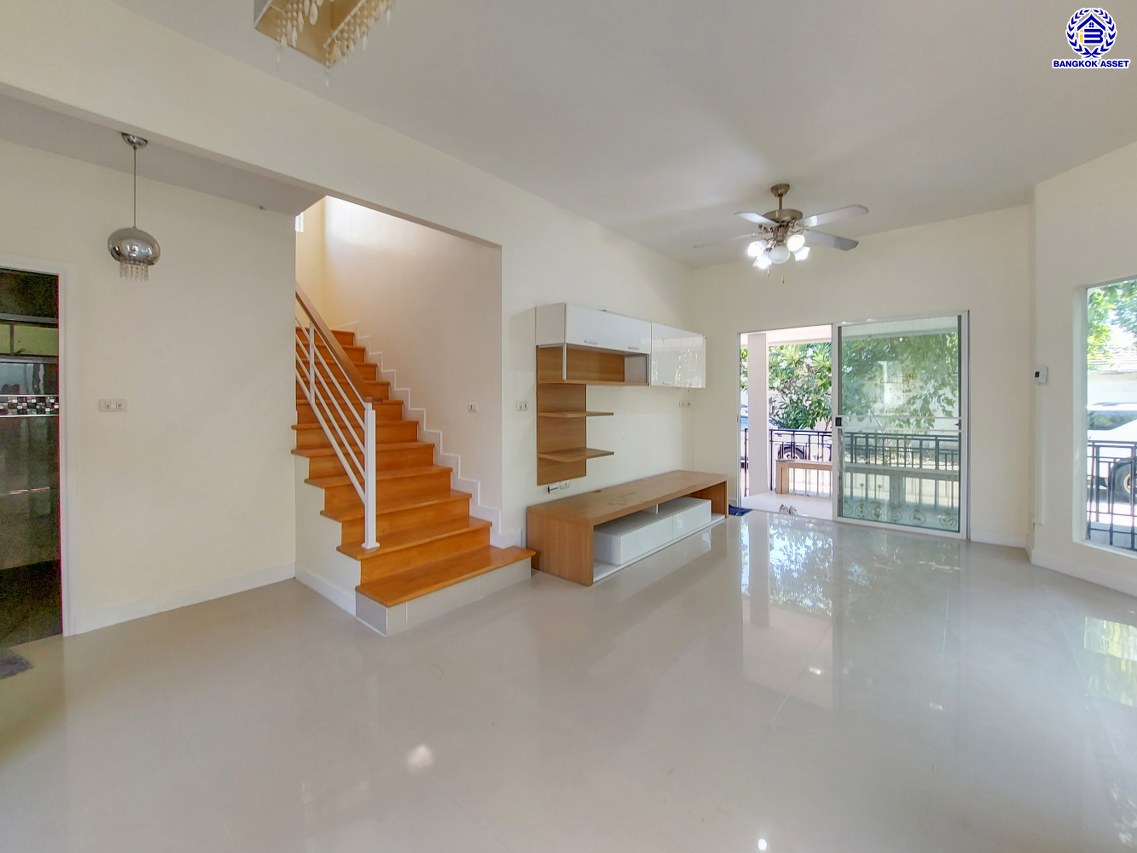 *****บ้านแฝดมือสองนนทบุรี โครงการ เพอร์เฟคพาร์ค บางบัวทอง คุณภาพแบรนด์ Property Perfect เนื้อที่ 36.70 ตร.ว. พื้นที่ใช้สอย 120 ตร.ม. ฟังก์ชัน 3 ห้องนอน 3 ห้องน้ำ 2 ที่จอดรถ พร้อมเข้าอยู่ได้ทันที เชื่อมต่อถนนกาญจนาภิเษก, ถนนชัยพฤกษ์, ถนนบางกรวย-ไทรน้อย, ถนนราชพฤกษ์ ใกล้รถไฟฟ้าสายสีม่วง "สถานีคลองบางไผ่" ใกล้จุดขึ้นทางด่วน "ศรีรัช" และ ใกล้เซ็นทรัลเวสเกต