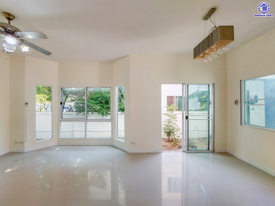 *****บ้านแฝดมือสองนนทบุรี โครงการ เพอร์เฟคพาร์ค บางบัวทอง คุณภาพแบรนด์ Property Perfect เนื้อที่ 36.70 ตร.ว. พื้นที่ใช้สอย 120 ตร.ม. ฟังก์ชัน 3 ห้องนอน 3 ห้องน้ำ 2 ที่จอดรถ พร้อมเข้าอยู่ได้ทันที เชื่อมต่อถนนกาญจนาภิเษก, ถนนชัยพฤกษ์, ถนนบางกรวย-ไทรน้อย, ถนนราชพฤกษ์ ใกล้รถไฟฟ้าสายสีม่วง "สถานีคลองบางไผ่" ใกล้จุดขึ้นทางด่วน "ศรีรัช" และ ใกล้เซ็นทรัลเวสเกต