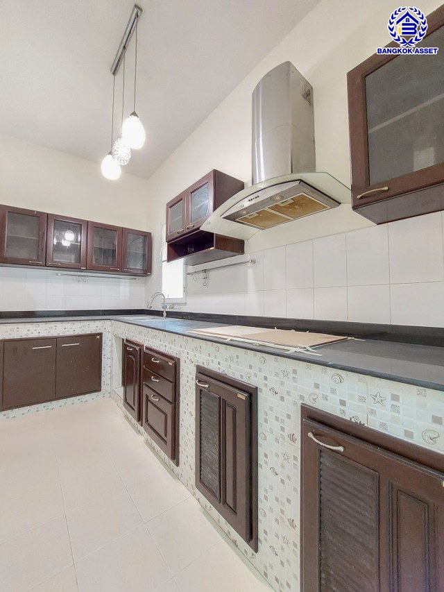 *****บ้านแฝดมือสองนนทบุรี โครงการ เพอร์เฟคพาร์ค บางบัวทอง คุณภาพแบรนด์ Property Perfect เนื้อที่ 36.70 ตร.ว. พื้นที่ใช้สอย 120 ตร.ม. ฟังก์ชัน 3 ห้องนอน 3 ห้องน้ำ 2 ที่จอดรถ พร้อมเข้าอยู่ได้ทันที เชื่อมต่อถนนกาญจนาภิเษก, ถนนชัยพฤกษ์, ถนนบางกรวย-ไทรน้อย, ถนนราชพฤกษ์ ใกล้รถไฟฟ้าสายสีม่วง "สถานีคลองบางไผ่" ใกล้จุดขึ้นทางด่วน "ศรีรัช" และ ใกล้เซ็นทรัลเวสเกต