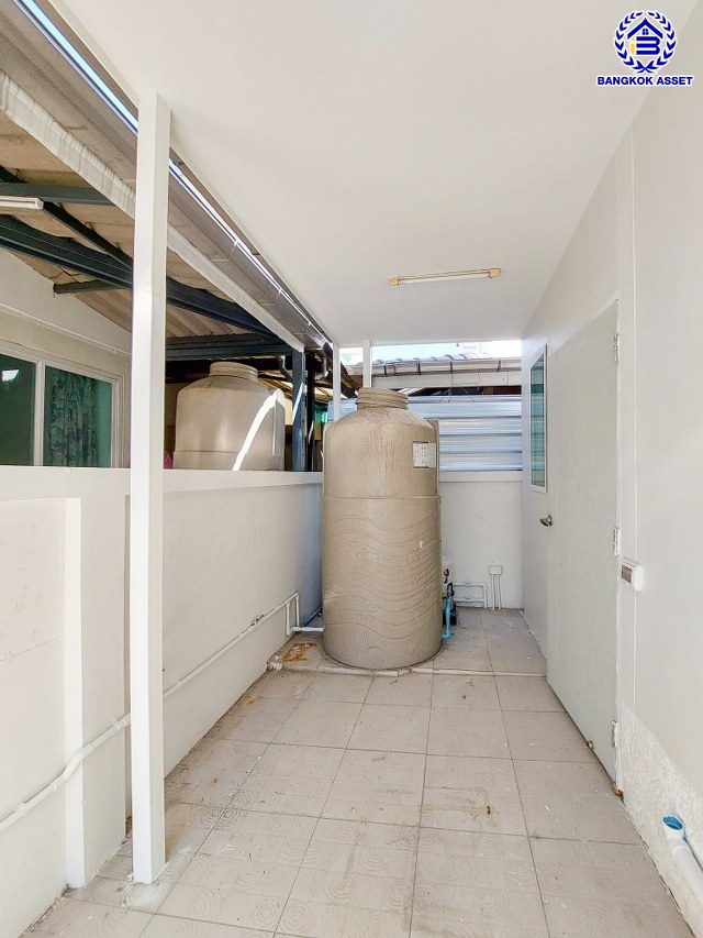 *****บ้านแฝดมือสองนนทบุรี โครงการ เพอร์เฟคพาร์ค บางบัวทอง คุณภาพแบรนด์ Property Perfect เนื้อที่ 36.70 ตร.ว. พื้นที่ใช้สอย 120 ตร.ม. ฟังก์ชัน 3 ห้องนอน 3 ห้องน้ำ 2 ที่จอดรถ พร้อมเข้าอยู่ได้ทันที เชื่อมต่อถนนกาญจนาภิเษก, ถนนชัยพฤกษ์, ถนนบางกรวย-ไทรน้อย, ถนนราชพฤกษ์ ใกล้รถไฟฟ้าสายสีม่วง "สถานีคลองบางไผ่" ใกล้จุดขึ้นทางด่วน "ศรีรัช" และ ใกล้เซ็นทรัลเวสเกต