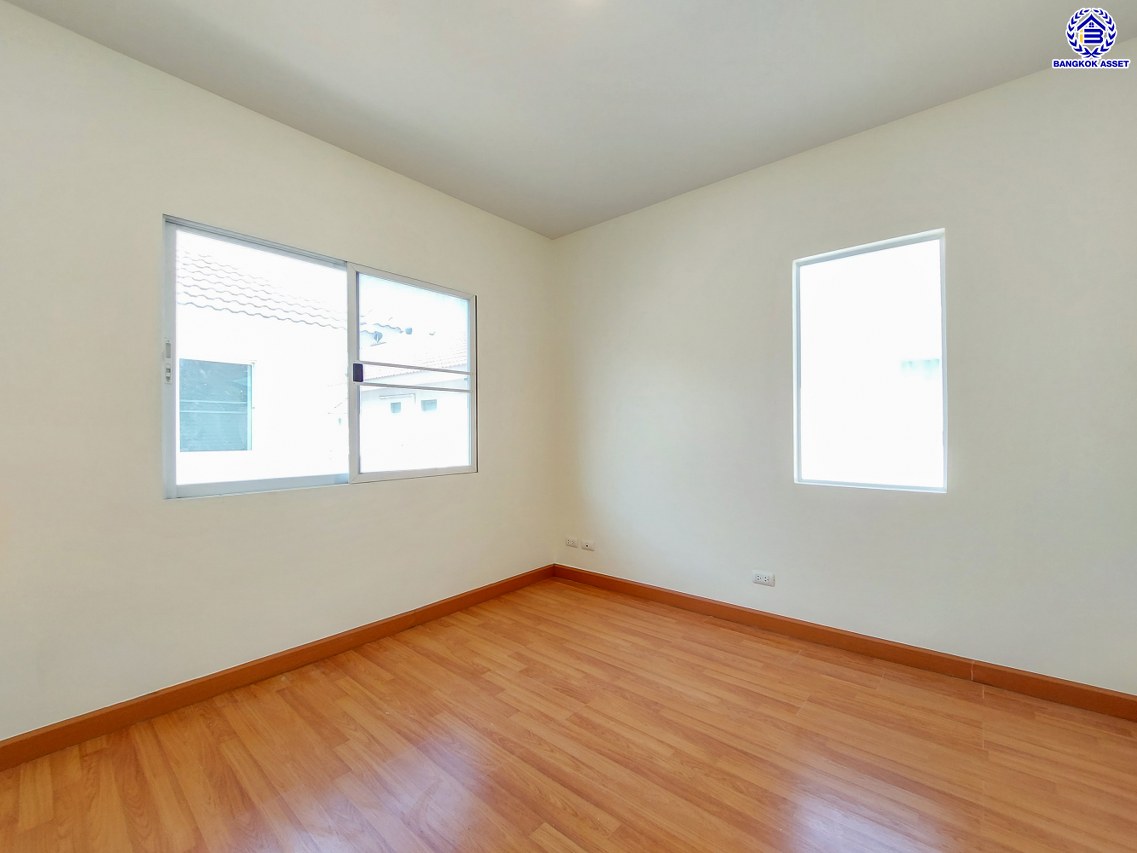 *****บ้านแฝดมือสองนนทบุรี โครงการ เพอร์เฟคพาร์ค บางบัวทอง คุณภาพแบรนด์ Property Perfect เนื้อที่ 36.70 ตร.ว. พื้นที่ใช้สอย 120 ตร.ม. ฟังก์ชัน 3 ห้องนอน 3 ห้องน้ำ 2 ที่จอดรถ พร้อมเข้าอยู่ได้ทันที เชื่อมต่อถนนกาญจนาภิเษก, ถนนชัยพฤกษ์, ถนนบางกรวย-ไทรน้อย, ถนนราชพฤกษ์ ใกล้รถไฟฟ้าสายสีม่วง "สถานีคลองบางไผ่" ใกล้จุดขึ้นทางด่วน "ศรีรัช" และ ใกล้เซ็นทรัลเวสเกต