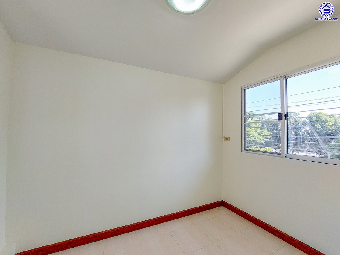 *****บ้านแฝดมือสองนนทบุรี โครงการ เพอร์เฟคพาร์ค บางบัวทอง คุณภาพแบรนด์ Property Perfect เนื้อที่ 36.70 ตร.ว. พื้นที่ใช้สอย 120 ตร.ม. ฟังก์ชัน 3 ห้องนอน 3 ห้องน้ำ 2 ที่จอดรถ พร้อมเข้าอยู่ได้ทันที เชื่อมต่อถนนกาญจนาภิเษก, ถนนชัยพฤกษ์, ถนนบางกรวย-ไทรน้อย, ถนนราชพฤกษ์ ใกล้รถไฟฟ้าสายสีม่วง "สถานีคลองบางไผ่" ใกล้จุดขึ้นทางด่วน "ศรีรัช" และ ใกล้เซ็นทรัลเวสเกต