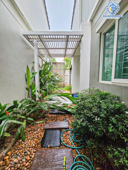 *****ทาวน์เฮ้าส์มือสองนนทบุรี โครงการ อารียา เดอะวิลเลจ บางกรวย-กรุงเทพ เนื้อที่กว้าง 30 ตร.ว. พื้นที่ใช้สอย 150 ตร.ม.ฟังก์ชัน 3 ห้องนอน 2 ห้องน้ำ 2 ที่จอดรถ พร้อมเข้าอยู่ บนทำเลแห่งการเดินทาง เชื่อมต่อถนนกาญจนาภิเษก ใกล้รถไฟฟ้าสายสีม่วง "สถานีคลองบางไผ่" และจุดขึ้นทางด่วน "ศรีรัช"