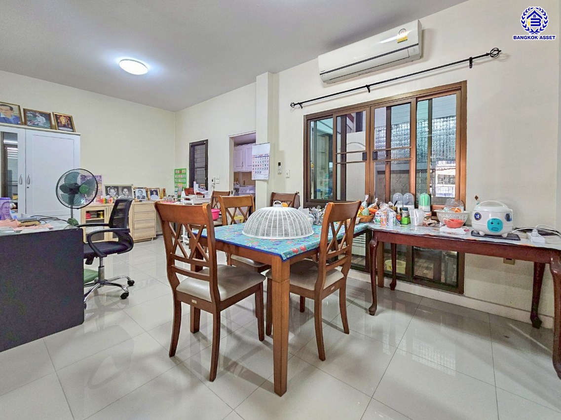 *****บ้านแฝดมือสองนนทบุรี โครงการ ทิพย์พิมาน ไพรเวท กาญจนาภิเษก เนื้อที่กว้าง 38.70 ตร.ว. พื้นที่ใช้สอย 205 ตร.ม. ฟังก์ชัน 4 ห้องนอน 2 ห้องน้ำ 2 ที่จอดรถ แถมฟรี! เครื่องปรับอากาศ, เครื่องทำน้ำอุ่น พร้อมเข้าอยู่ บนทำเลแห่งการเดินทาง เชื่อมต่อถนนบ้านกล้วย-ไทรน้อย, ถนนกาญจณาภิเษก ใกล้รถไฟฟ้าสายสีม่วง "สถานีคลองบางไผ่" และ ใกล้จุดขึ้นมอเตอร์เวย์ "M81 บางใหญ่-กาญจนบุรี"