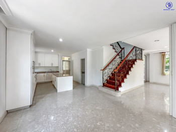 *****บ้านเดี่ยวมือสอง โครงการ โกลเด้นเลเจนด์ สาธร-กัลปพฤกษ์ เนื้อที่ 90 ตร.ว. พื้นที่ใช้สอย 255 ตร.ม. ฟังก์ชัน 3 ห้องนอน 3 ห้องน้ำ 2 ที่จอดรถ บ้านพร้อมอยู่ โครงการบนทำเลเดินทางสะดวก ติดถนนกัลปพฤกษ์ เชื่อมต่อถนนกัลปพฤกษ์, ถนนราชพฤกษ์ ใกล้รถไฟฟ้าสายสีเขียว "สถานีบางหว้า" และ "สถานีวุฒากาศ" และ ใกล้เดอะมอลล์ไลฟ์สโตร์ บางแค