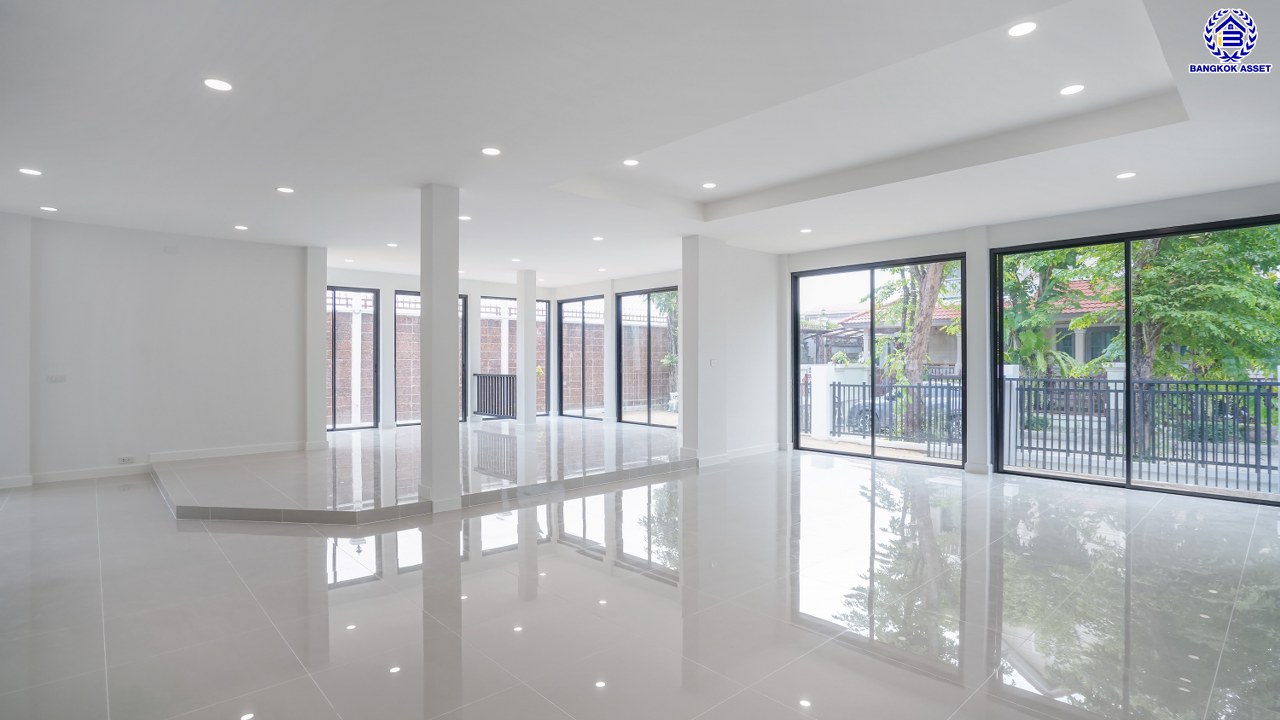 บ้านมือสองตกแต่งใหม่ โครงการ ลัดดารมย์ เพชรเกษม69 บนเนื้อที่ 108 ตร.ว. พื้นที่ใช้สอย 283.75 ตร.ม. ฟังก์ชันจัดเต็ม 4 ห้องนอน 3 ห้องน้ำ จอดรถได้ 2 คัน บนทำเลศักยภาพ เชื่อมต่อหลายเส้นทาง ใกล้เดอะมอลล์บางแค จุดขึ้นทางด่วน "กาญจนาภิเษก" และรถไฟฟ้าสายสีน้ำเงิน "สถานีหลักสอง"