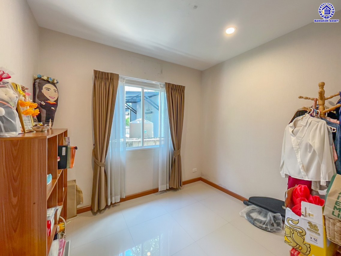 *****บ้านเดี่ยวมือสองนนทบุรี โครงการ คาซ่าพรีเมี่ยม ราชพฤกษ์-แจ้งวัฒนะ หลังริม เนื้อที่ 115.60 ตร.ว. พื้นที่ใช้สอย 175 ตร.ม. ฟังก์ชัน 4 ห้องนอน 3 ห้องน้ำ 10 ที่จอดรถ บ้านหลังใหญ่ภายในสภาพดี บนทำเลดี ติดถนนราชพฤกษ์ เชื่อมต่อถนน 345, ถนนชัยพฤกษ์ จองเลย!