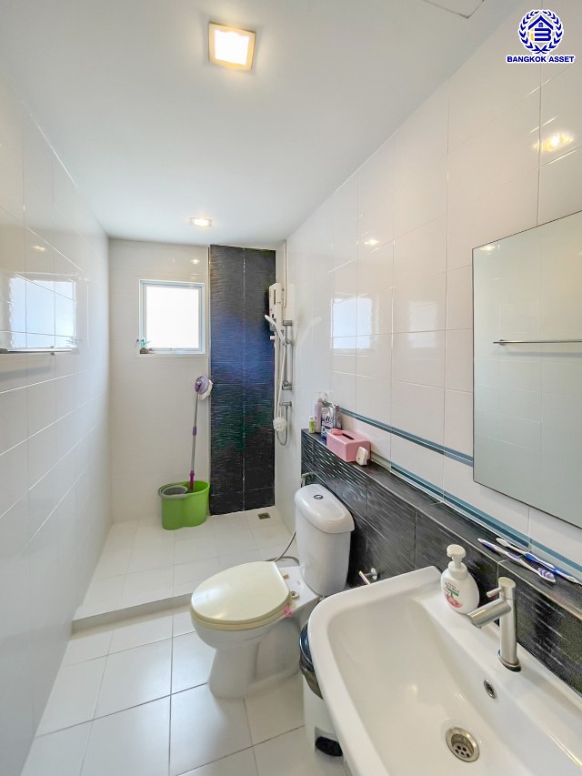 *****บ้านเดี่ยวมือสองนนทบุรี โครงการ คาซ่าพรีเมี่ยม ราชพฤกษ์-แจ้งวัฒนะ หลังริม เนื้อที่ 115.60 ตร.ว. พื้นที่ใช้สอย 175 ตร.ม. ฟังก์ชัน 4 ห้องนอน 3 ห้องน้ำ 10 ที่จอดรถ บ้านหลังใหญ่ภายในสภาพดี บนทำเลดี ติดถนนราชพฤกษ์ เชื่อมต่อถนน 345, ถนนชัยพฤกษ์ จองเลย!