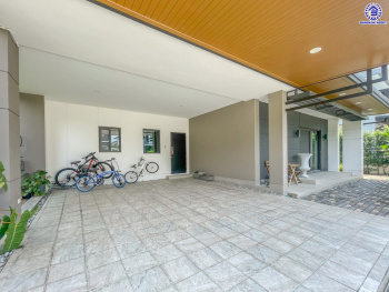 *****บ้านเดี่ยวมือสองกรุงเทพ โครงการ เซนโทร รามอินทรา-จตุโชติ เนื้อที่ 58.10 ตร.ว. พื้นที่ใช้สอย 225 ตร.ม. ฟังก์ชัน 4 ห้องนอน 3 ห้องน้ำ 2 ที่จอดรถ บนทำเลเดินทางสะดวก เชื่อมต่อถนนจตุโชติ, ถนนสุขาภิบาล5, ถนนหทัยราษฎร์, ถนนรัชดา-รามอินทรา ใกล้จุดขึ้นทางด่วน "รามอินทรา-อาจณรงค์(ฉลองรัช)" และ ใกล้แฟชั่นไอส์แลนด์, เดอะพรอมานาด